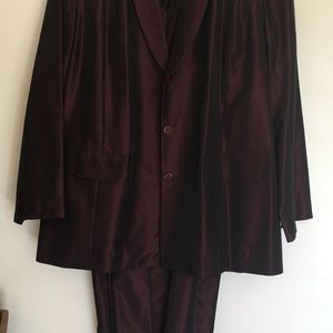 Stunning Tamotsu 3 piece suit